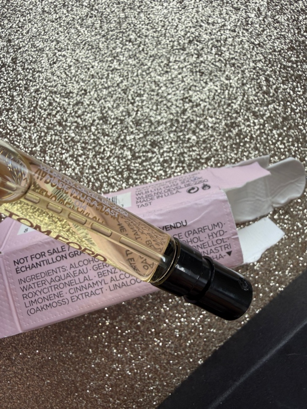 NIB 2ml ROSE PRICK Tom Ford ( damaged box) - Picture 3 of 4